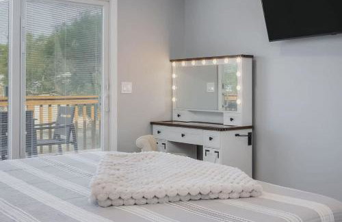 Harbor Clubhouse Modern Waterfront with Hot Tub and Pet Friendly - Foto 1