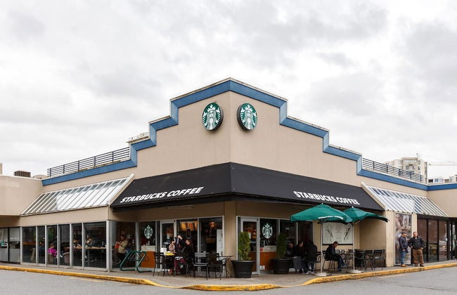 Convenient 2bdr 2BA Richmond Centre Condominium - Photo 21