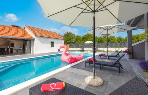 Home with private pool near Trogir - Foto 2