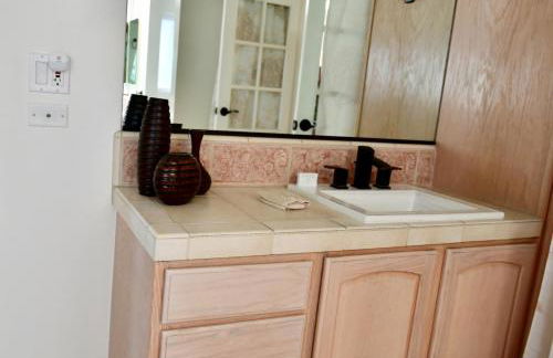 Luxury, Beach House, and quiet neighborhood - Foto 1