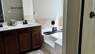 4 Bedrooms Private Backyard Smoke Room Garden Tub - Foto 2