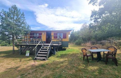 Roulotte pittoresque 4 pers avec animaux admis, draps et ménage inclus - FR-1-496-308 - Foto 1