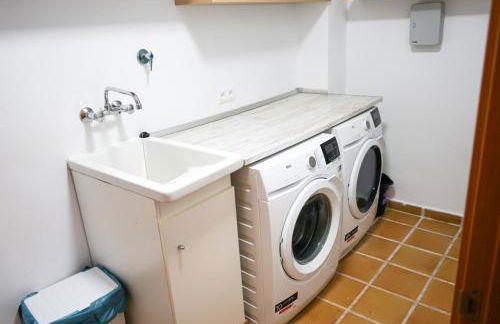 Casa Topacio, 3 bedrooms and 3 bathrooms in quiet street - Photo 34