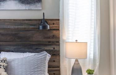 Marbella Lane - Elegant 5BR Home Rancho Mission - Photo 5