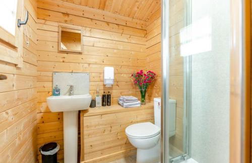 Lochinvar - Clydesdale Log Cabin with Hot Tub - Photo 7