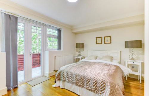 Redhill town centre apartment by Livingo - Foto 5