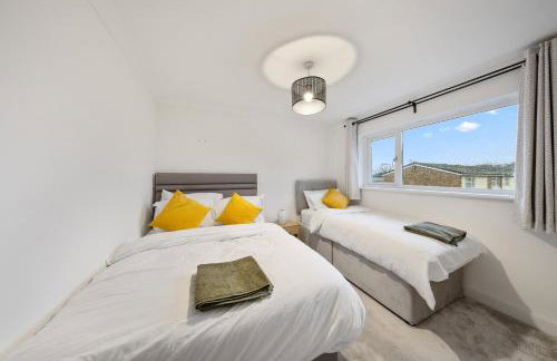 Long-short-stay Medway home with parking, WiFi &pool table - Foto 29