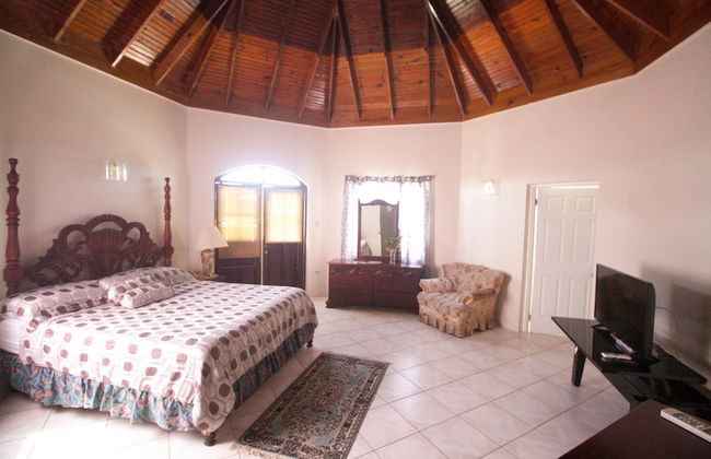 Sea View Chateau - Photo 2