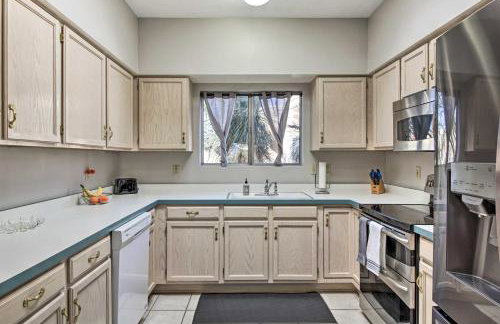 Tranquil Green Valley Townhome with Mtn Views! - Foto 9