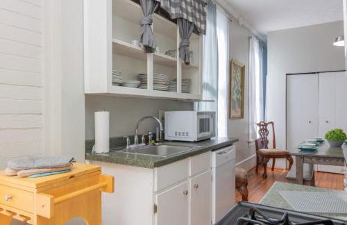 The Sunny Southern Manse Front Walk Downtown - Foto 11