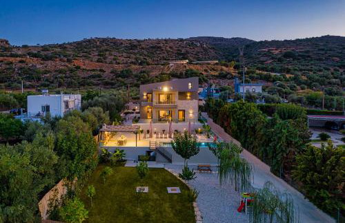 Chris and Stratos villa with private ecologic pool and kid's playground! - Foto 3