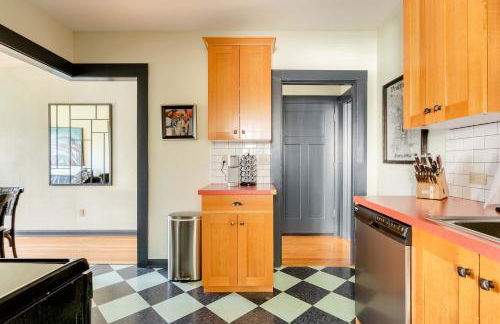 Stay Portland - Portland Classic - Walk to Local Coffee & Food - Photo 14