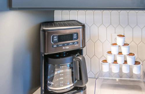 Family Retreat in Birmingham, 7BR 4BA - Photo 13