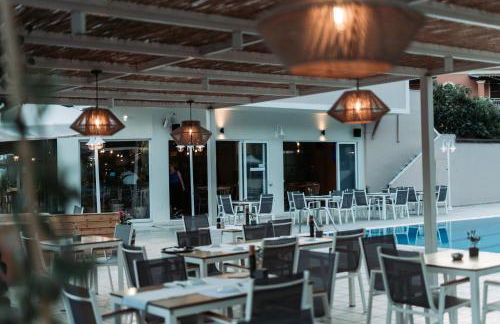 Dominoes Corfu - Foto 6