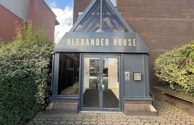 Snug 1BR Apt 4KTV Free Parking - Foto 17