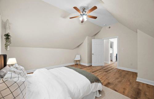 Games,BBQ, Netflix plus FREE Parking Near Bakery Square - Foto 20