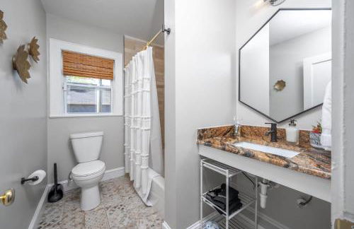 Stylish Durham Retreat - Walkable Sleeps 6 - Foto 39