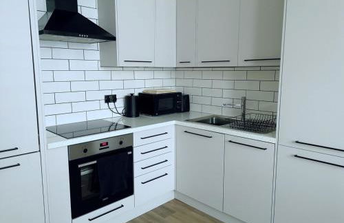 Stunning Apartment-6 Minute walk from Beach-Free Parking - Photo 19