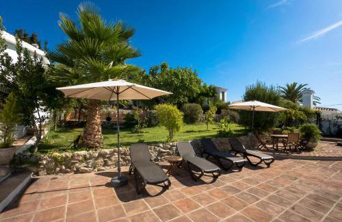 Private Heated Pool, Jacuzzi & 1225m2 garden in Villa Cipreses - Photo 64