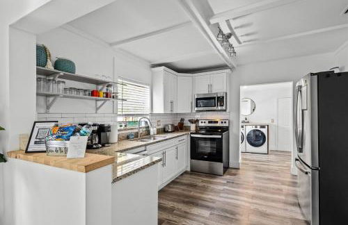 Sleeps 11 Walk to Atlantic Pool w Sun Deck - Foto 16