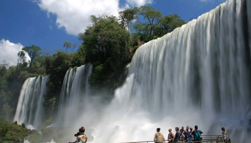 Vue panoramique de l'une des cascades