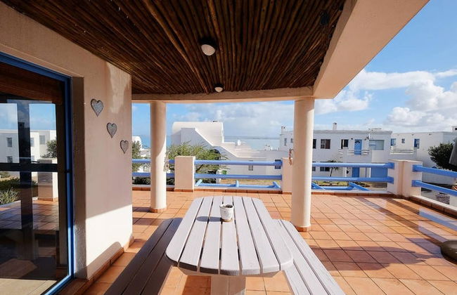 Charis to Theo - Relax in Style at This 3-bedroomed Langebaan Holiday House - Foto 6