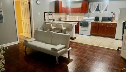 Cozy and Spacious Private Basement - Foto 3