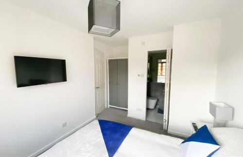 Harbourside House - Great Location - Parking - 2 En-Suites - Sleeps 5 Plus 1 - Photo 11