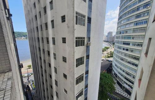 Apto frente à praia, aconchegante, vista lateral pro mar! - Foto 39