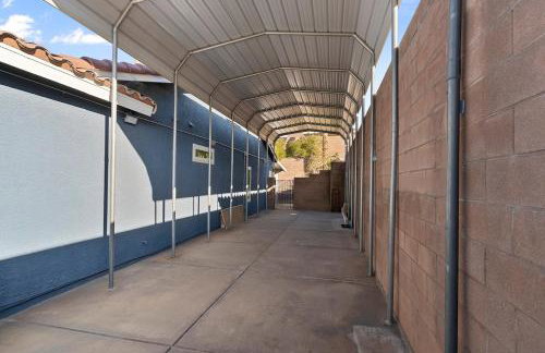 Bold Blue Retreat in Henderson - Foto 6