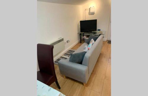 Comfy New Self Contained 1 Bed Flat - Modern! - Photo 9