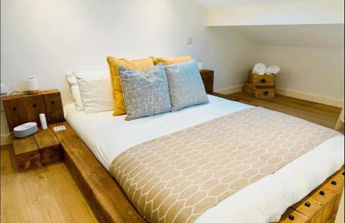 Honey Bee Cottage Tiny House Welshpool - Photo 16