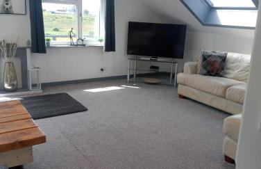 Self Catering Spacious open plan 3 bed apartment with sea views - Foto 5