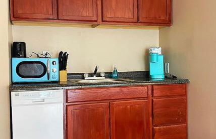 Charming Studio Jeannette Sleeps 3 Queen Bed - Foto 3