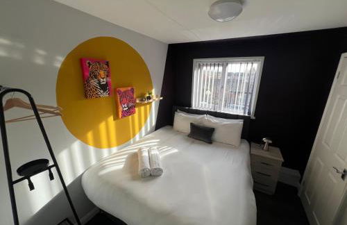 4 En-Suite Rooms-Walk to Warwick Hospital-Ideal for Professionals & Contractors - Foto 1