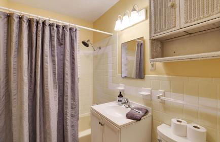 Hot Tub + Sauna + Deck + Firepit + Beach Access + Near Dining Grateful Escape by Avantstay - Foto 80