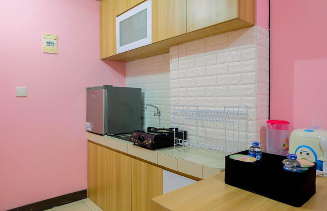 Homey and Stylist 1BR Gading Icon Apartment - Photo 5
