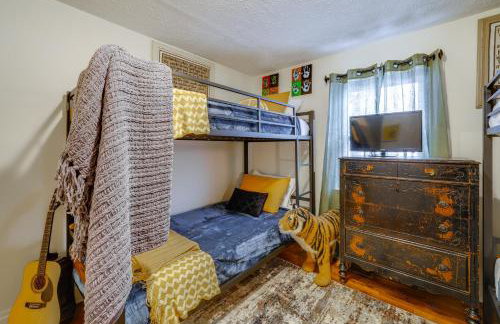 Walk to Dtwn Fayetteville Family Home with Fire Pit - Foto 18