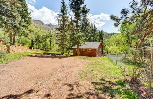 Dog Friendly: Cabin w/ Yard & Mtn Views in Cascade - Foto 1