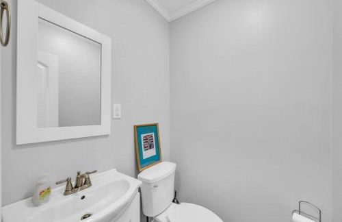 The Wexford French Chateau w Pool - Photo 12