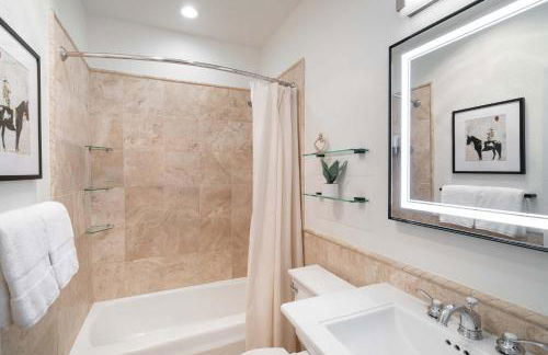 1 Block to Gondola Updated Top-Floor 2BR 2BA - Foto 5