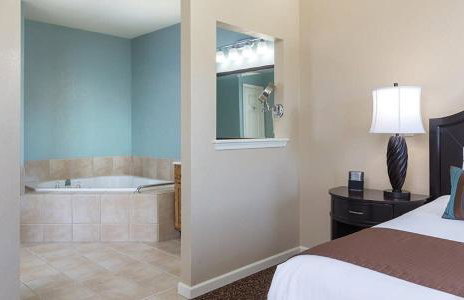 CW Governor's Green - 2BR- Apartment with Resort Access - Foto 40