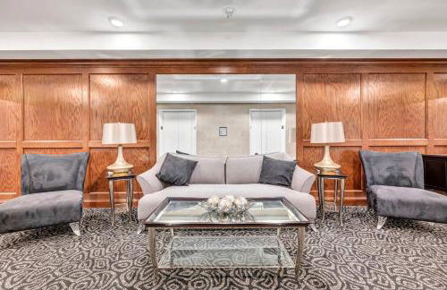 21st Floor Penthouse | Amazing Views of Downtown! - Photo 10