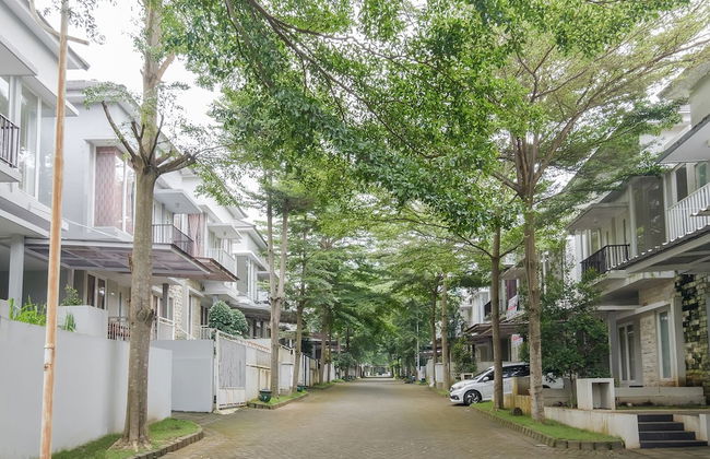 Calma Edelweiss Villa Lawang Malang - Photo 43