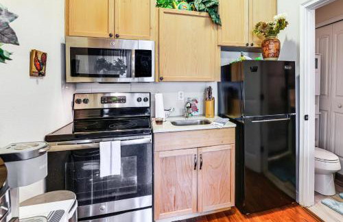 Canal-Front Retreat with Hot Tub and Dock in Tavares - Photo 11