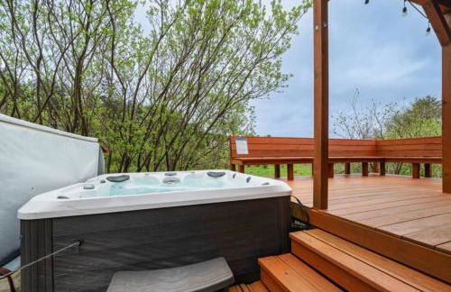 3BR Hot Tub Ocean Views & King Beds Near Beach - Foto 2