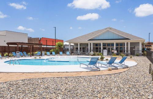 Trenton Sky Suite, Comfort, Pool, Gym, Gated Access - Photo 15