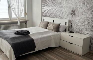 Modernes ruhiges Landhaus bei Kassel - Ganzes Ferienhaus mit 4 Schlafzimmern, Sauna & Garten - Foto 1