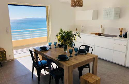 T3 FRONT de mer dernier étage vue mer Petit havre de paix pour vos vacances Emplacement unique vue mer panoramique à 180 degrés pour ce T3 en face de la plage front de mer vue sur les iles 5 et dernier étage avec ascenseur - Foto 10