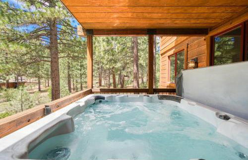 Truckee Timbers at Gray's Crossing by Tahoe Getaways - 4BR w Hot Tub, Ping Pong & EV - Foto 2